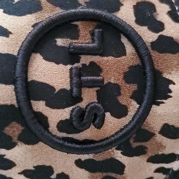 Stl trucker style leopard adjustable hat - Picture 2 of 3
